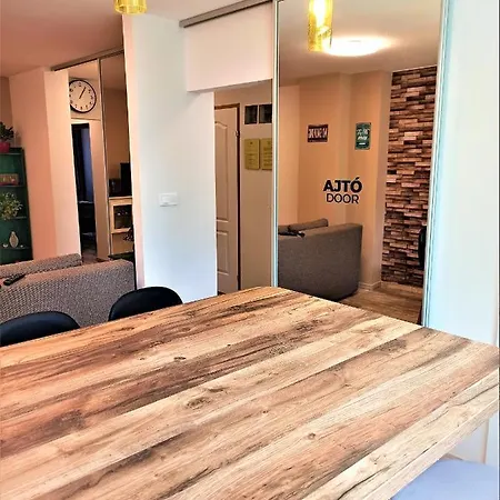 King34 Apartamento Pécs
